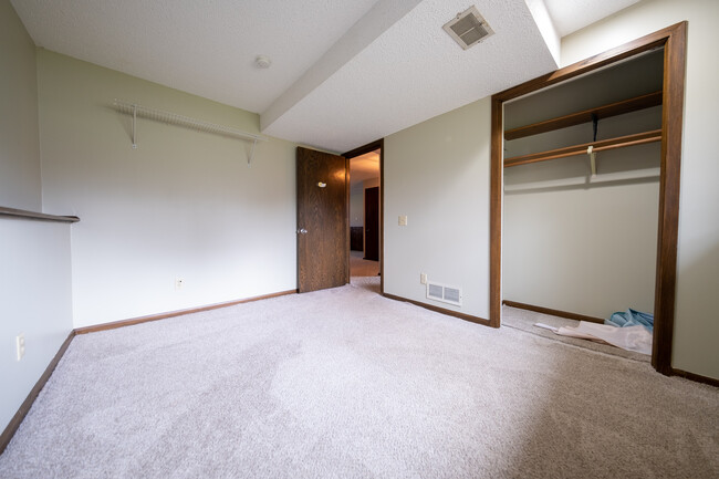 Building Photo - 1417 Raleigh Dr