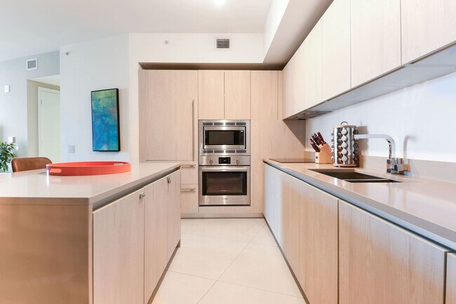 Building Photo - 4111 S Ocean Dr