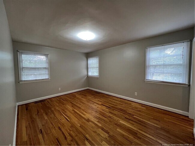 Building Photo - 2621 Bennington Rd