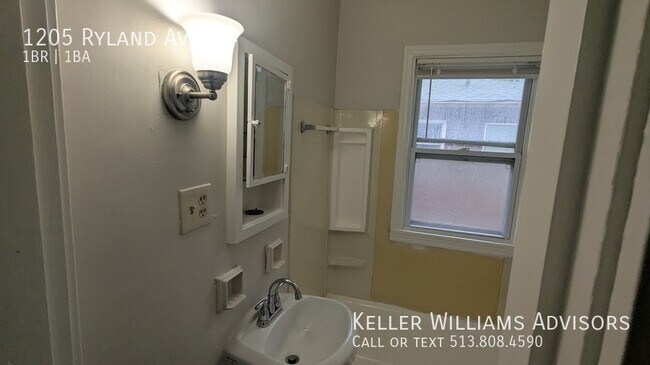 Building Photo - 1205 Ryland Ave