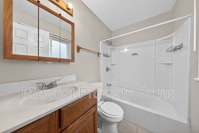 Building Photo - 2244 Millvalley Dr