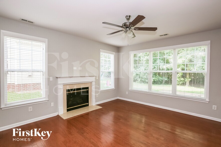 Building Photo - 12300 Backwater Dr