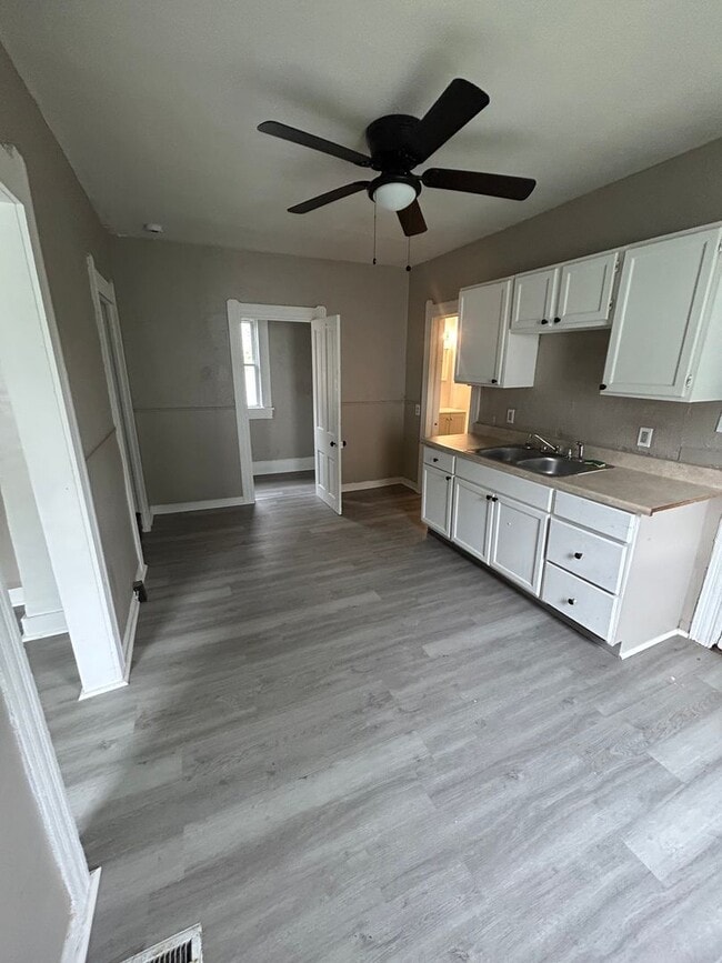 Building Photo - Section 8 Accepted! 3-bedroom home, perfec...