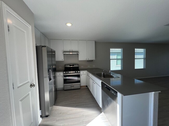 Building Photo - Beautiful 3/2 located in Marion, Tx