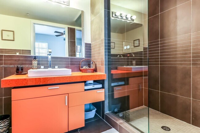 Building Photo - 435 21st St