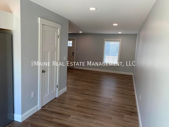 Building Photo - 208 Rocky Rdg Dr