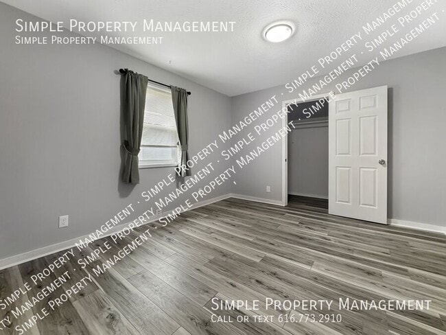 Building Photo - 12979 Roughys Dr