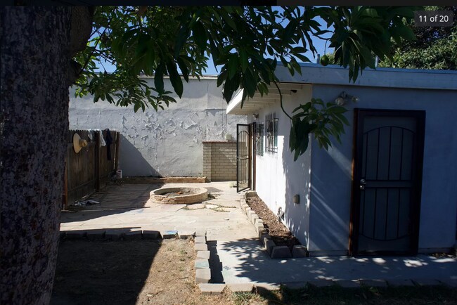 Building Photo - 8640 San Luis Ave