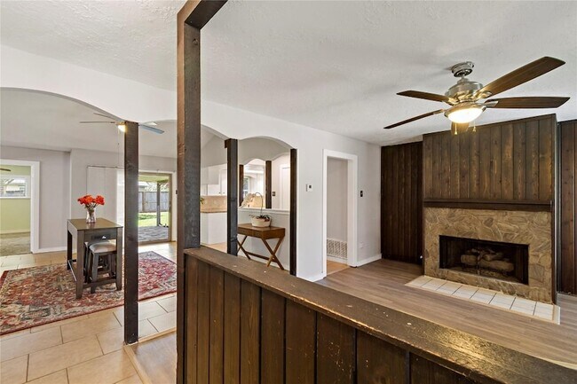 Building Photo - 4518 N Heron Dr