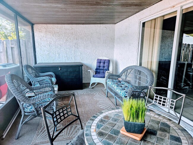 Building Photo - 402 Sailfish Ave