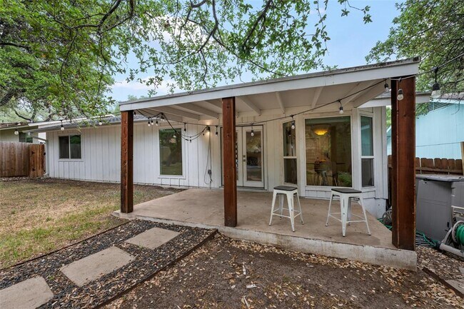Building Photo - 7310 Broken Arrow Ln