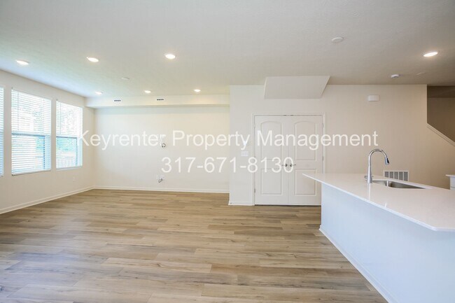 Building Photo - 9738 Behner Dr