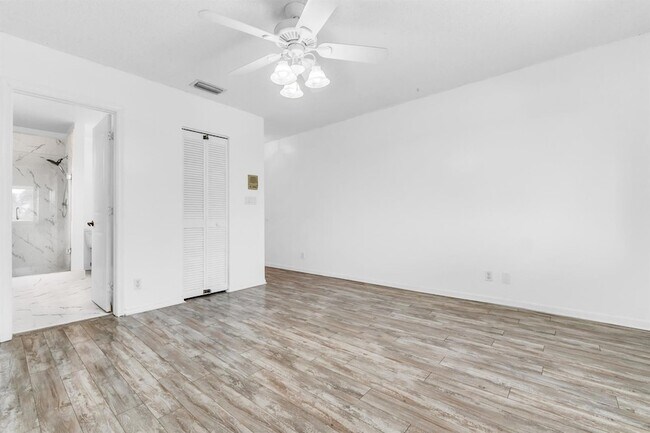 Building Photo - 1333 SW 175th Way