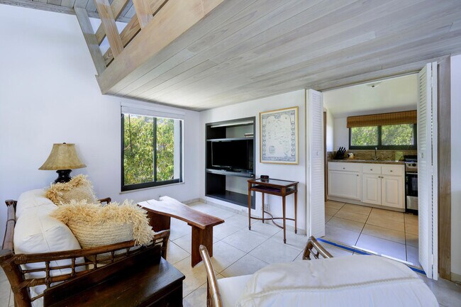 Building Photo - 3208 N Flagler Dr