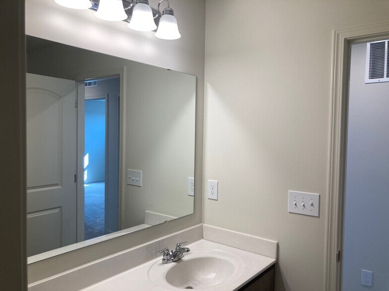 Building Photo - 3714 Creekstone Bluff Blvd