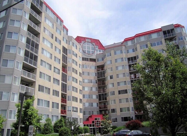 Primary Photo - 10 Stewart Pl