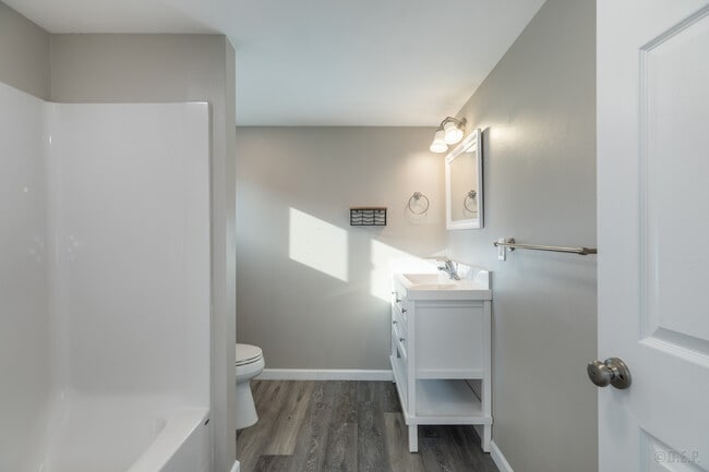 Building Photo - 33450 SW Hall St