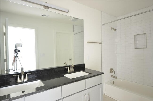 Building Photo - 406 Conservation Dr