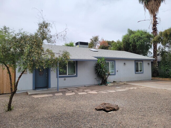 Building Photo - 535 W 15th St