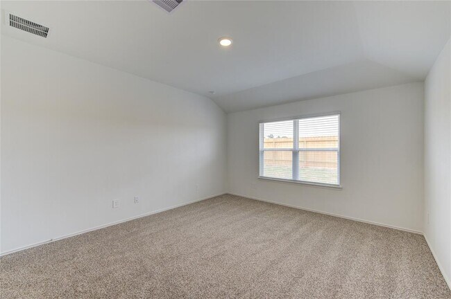 Building Photo - 24434 Elmwood Falls Dr