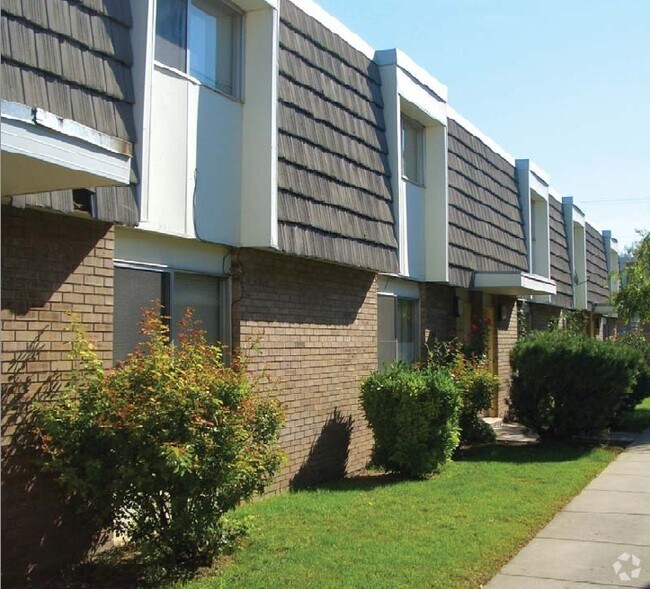 Building Photo - Birch Estates