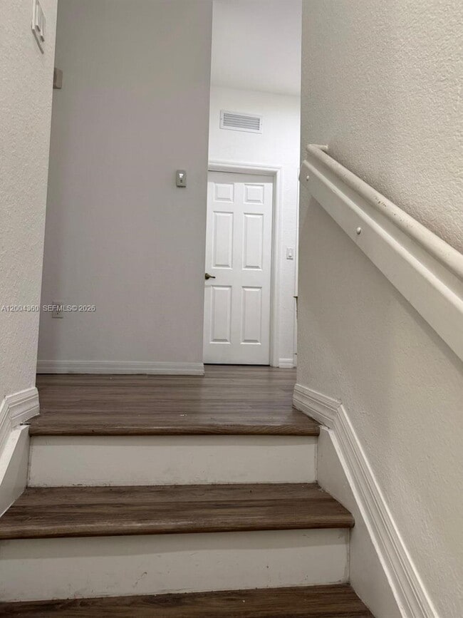 Building Photo - 8999 NW 107 Ct