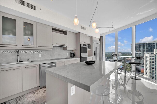 Building Photo - 333 Las Olas Way
