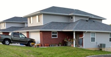 Building Photo - emi1075