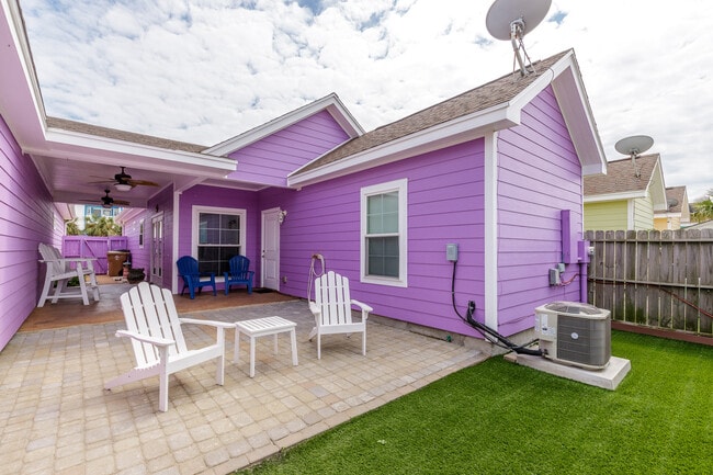 Building Photo - 14521 E Cabana St