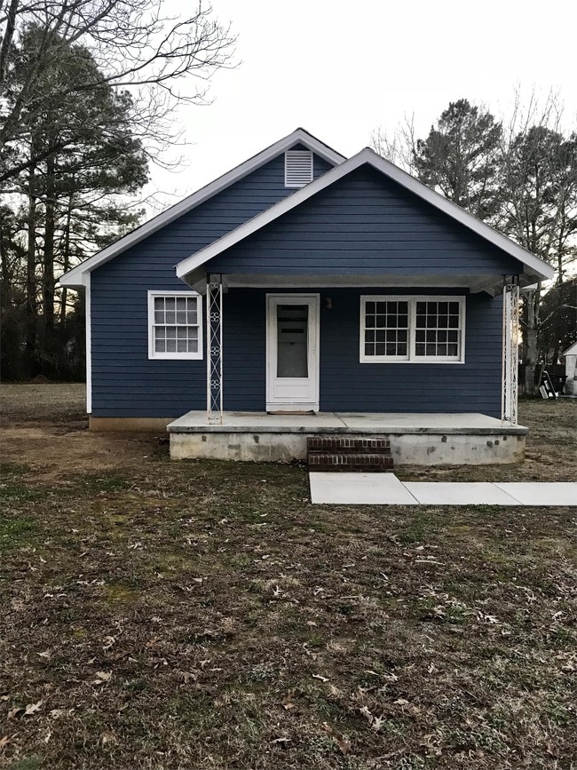 Building Photo - 402 E Branch St