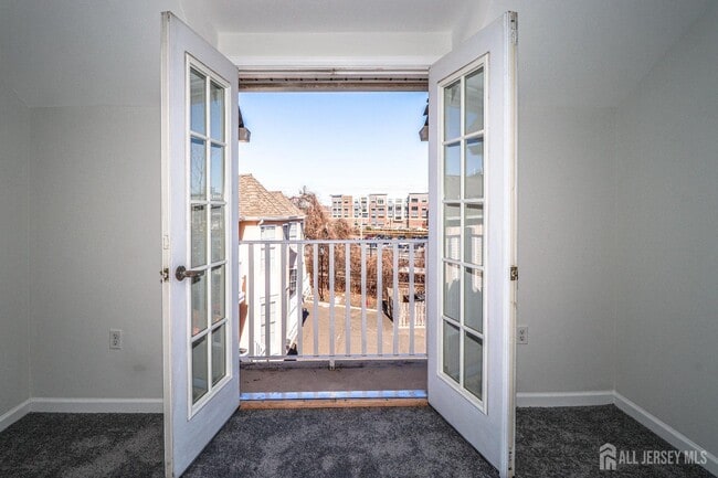 Building Photo - 105 Adamecs Way