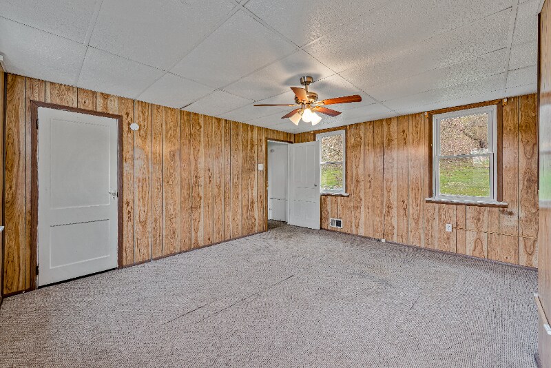 Building Photo - 225 Thompson Run Rd