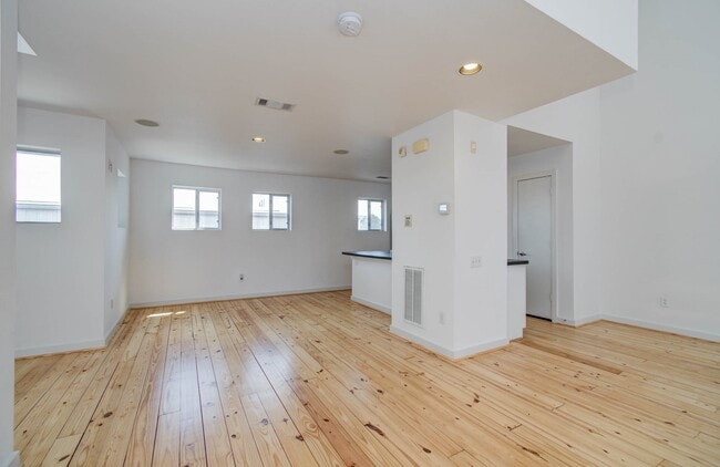 Building Photo - 3210 Yellowstone Park Dr