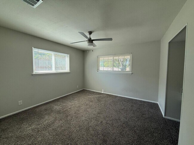 Building Photo - 10606 Millspring