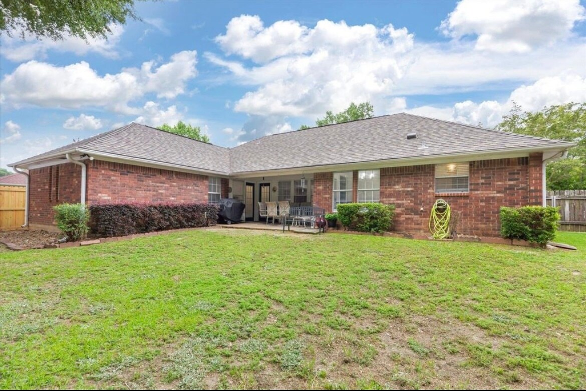 Building Photo - 1132 Kensington Ct