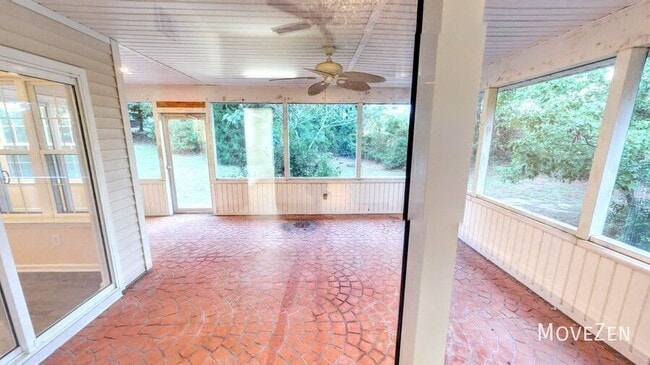 Building Photo - 8806 Healy Cir