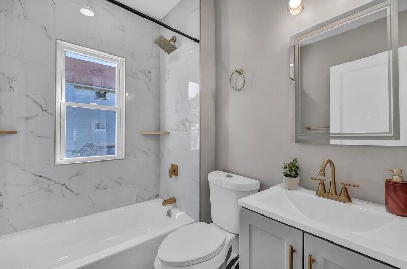 Building Photo - 11125 Melba Ave