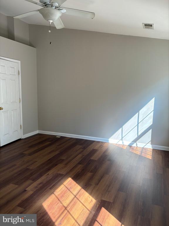 Building Photo - 802 Pendleton Ln