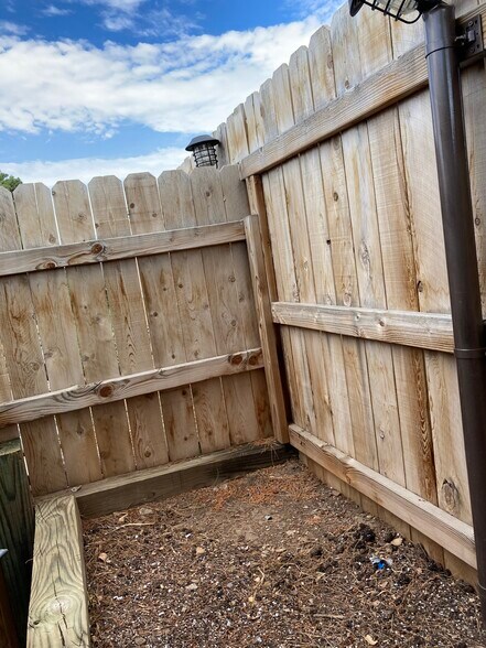 Building Photo - 5021 N Pinon Dr