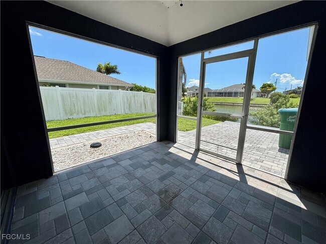 Building Photo - 1324 SE 6th Ave