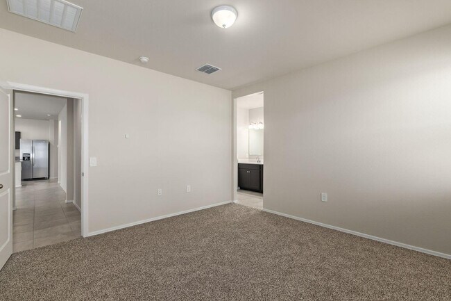 Building Photo - 3905 S 244th Dr