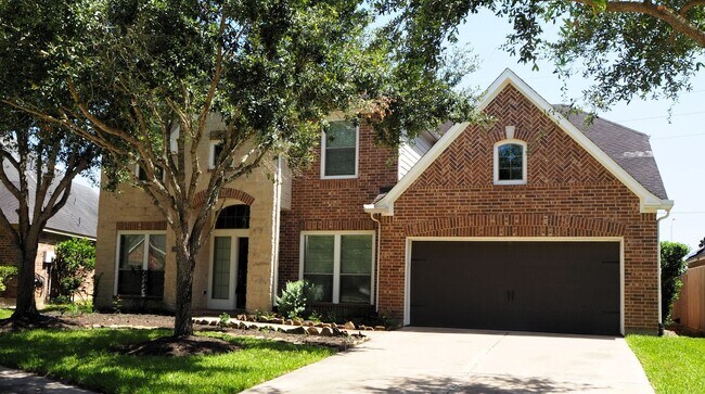 Building Photo - 28607 Green Hedge Dr
