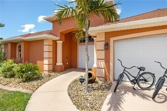 Building Photo - 2309 SW 27th St