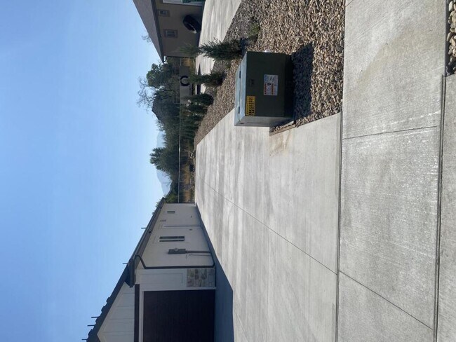 Building Photo - 2104 3125 W