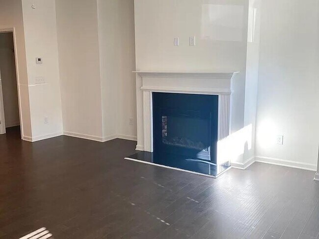 Building Photo - 862 Ambient Way