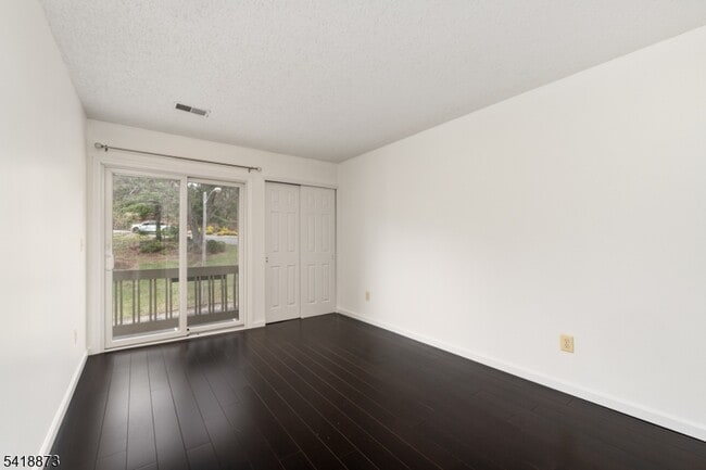 Building Photo - 11 Colton Cir