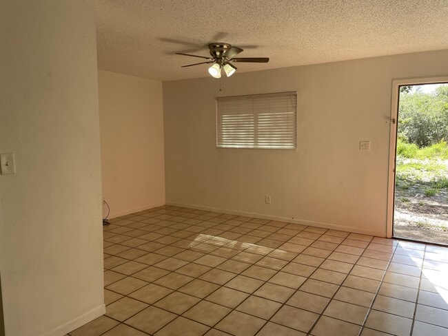 Building Photo - 2409 Mesquite St
