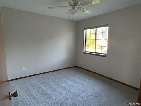 Building Photo - 221 Torrent Ct