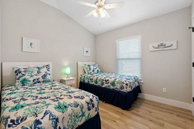 Building Photo - 1004 Josiah St