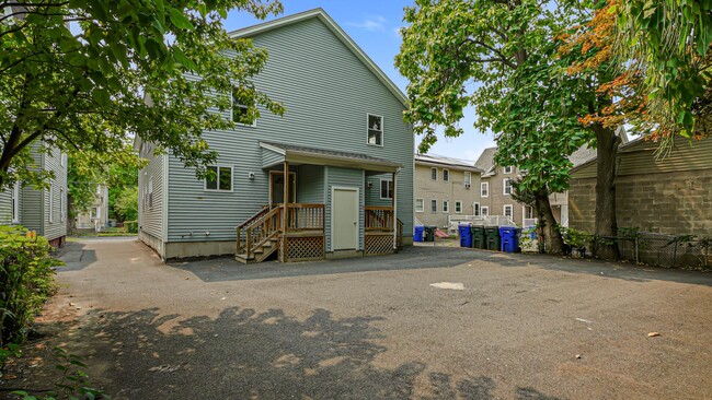 Building Photo - 29 Willard Ave